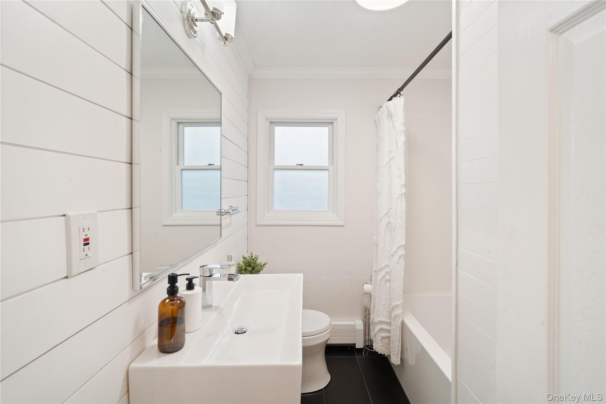 #13 photo, 2552 Woodland Avenue, Нассау ‖ Wantagh , NY 11793