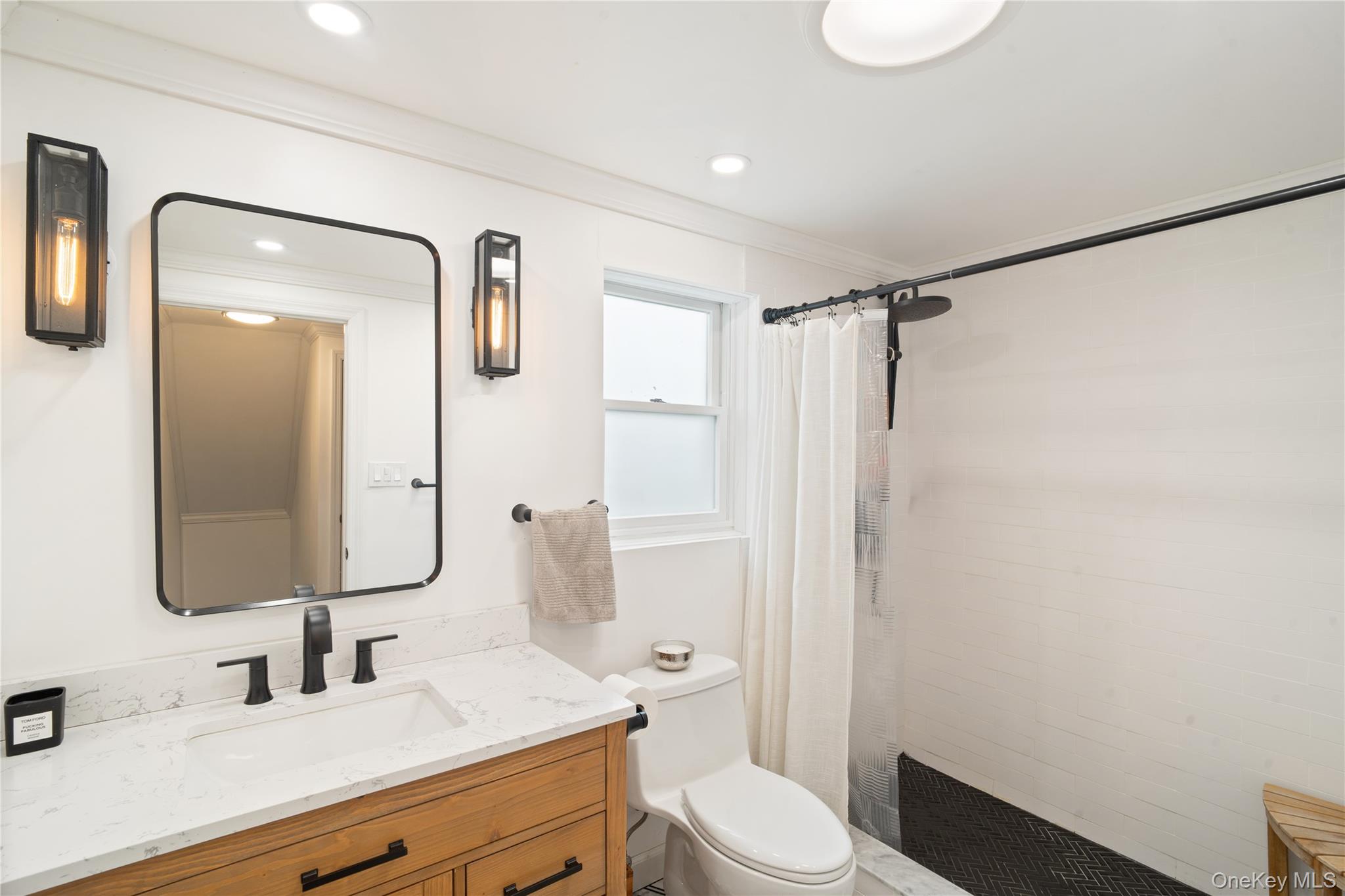 #17 photo, 2552 Woodland Avenue, Нассау ‖ Wantagh , NY 11793