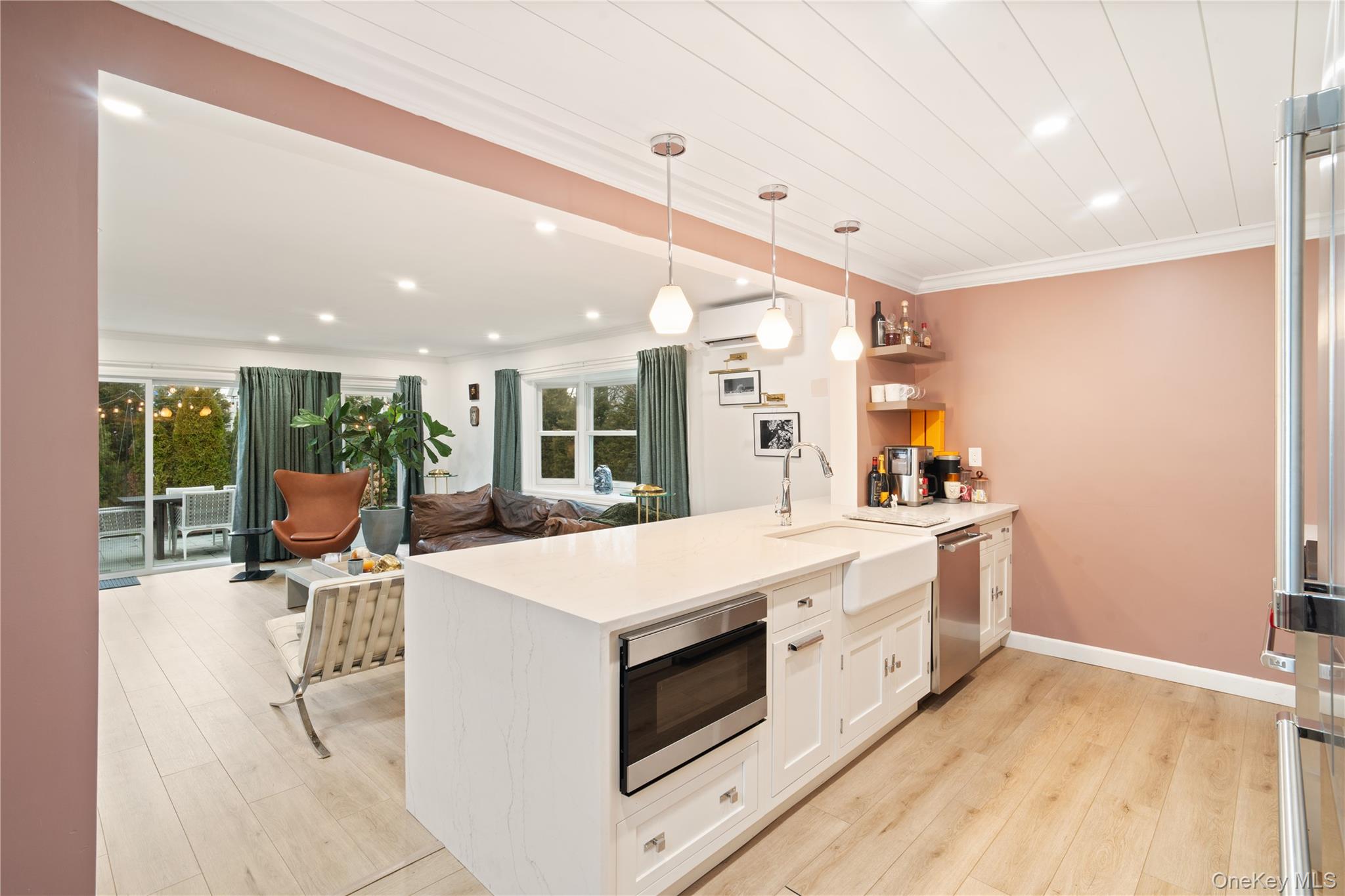 #9 photo, 2552 Woodland Avenue, Нассау ‖ Wantagh , NY 11793