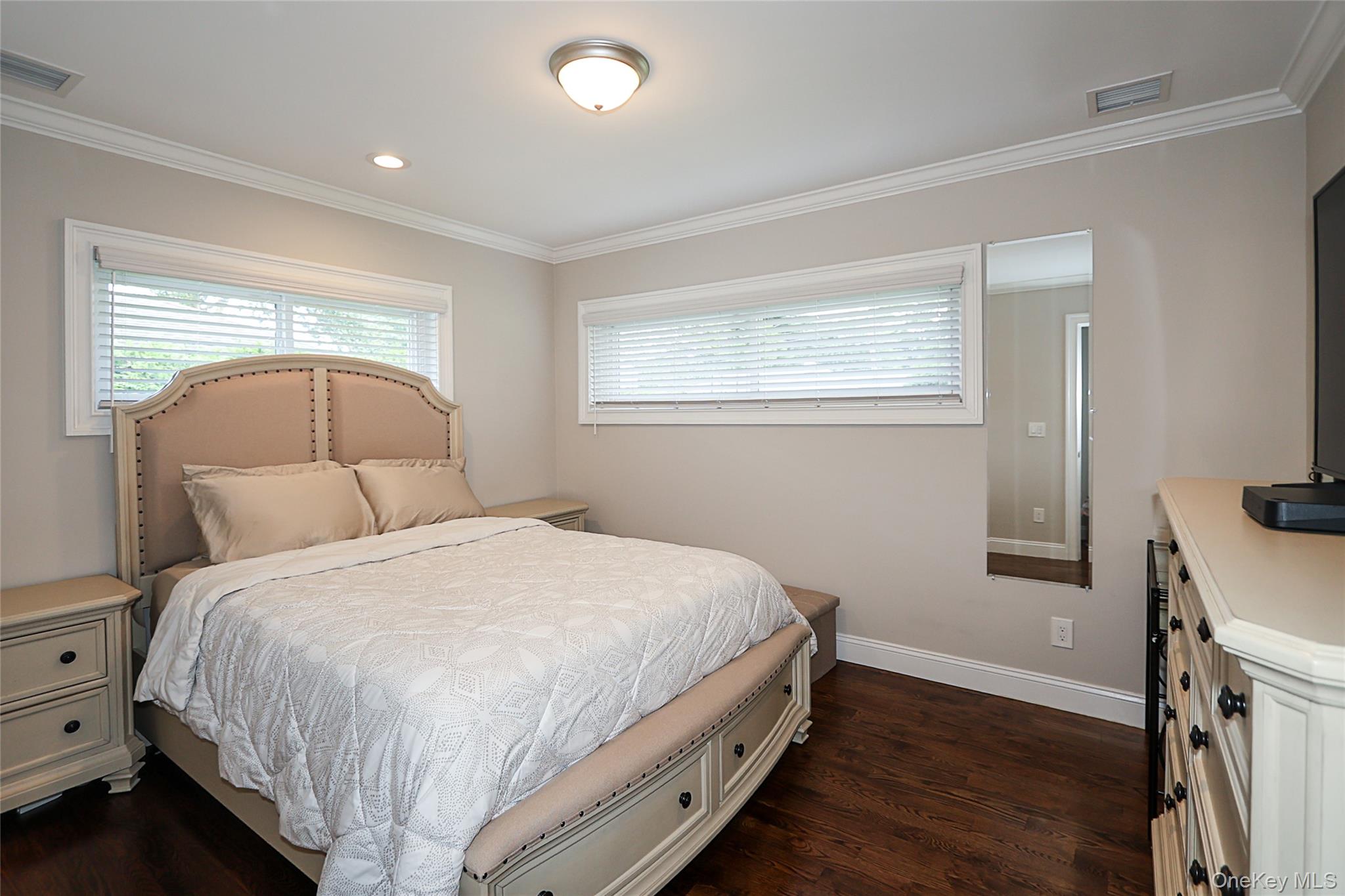 #14 photo, 1057 Thompson Drive, سوفولك Bay Shore , NY 11706