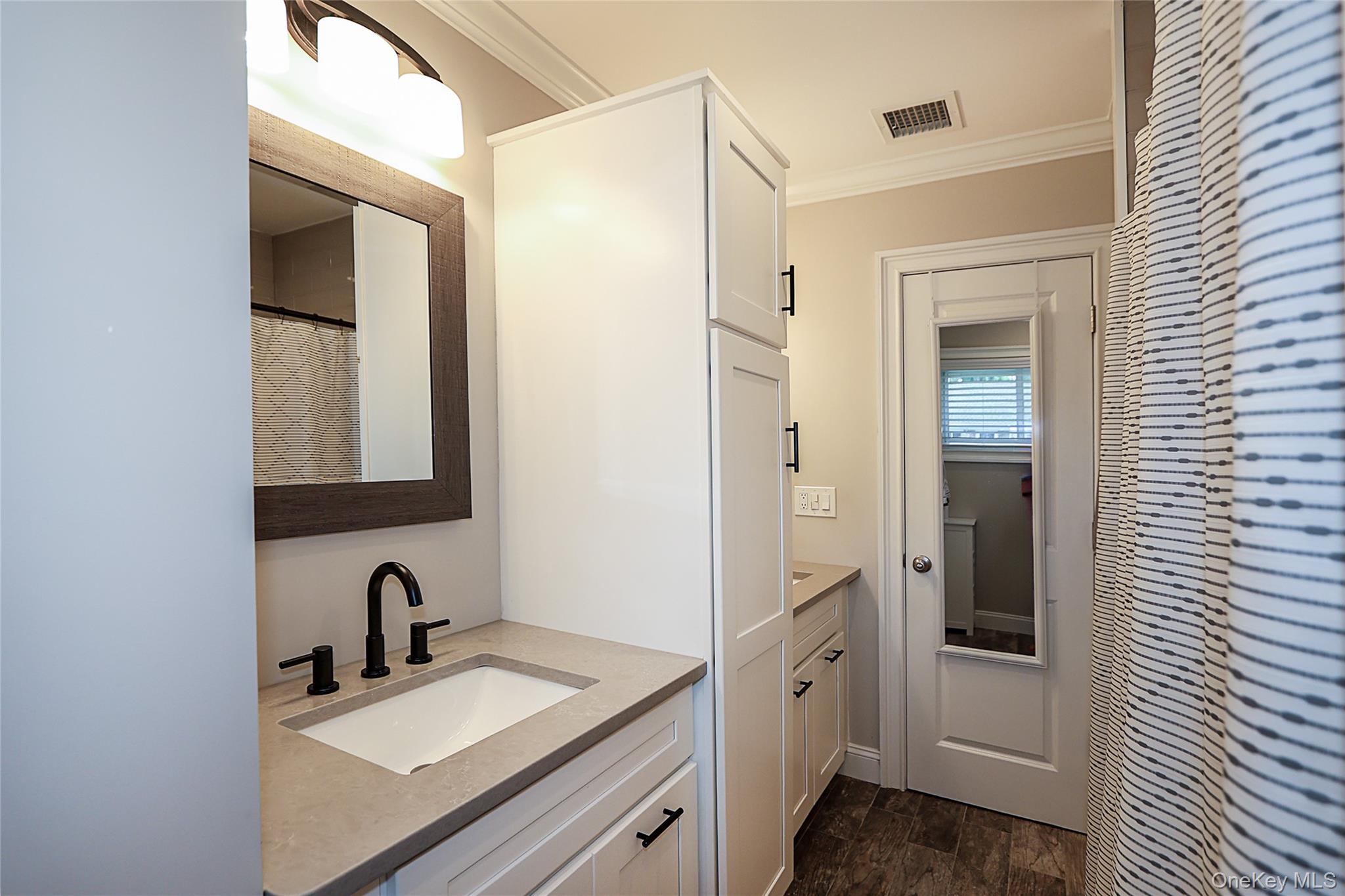 #18 photo, 1057 Thompson Drive, سوفولك Bay Shore , NY 11706