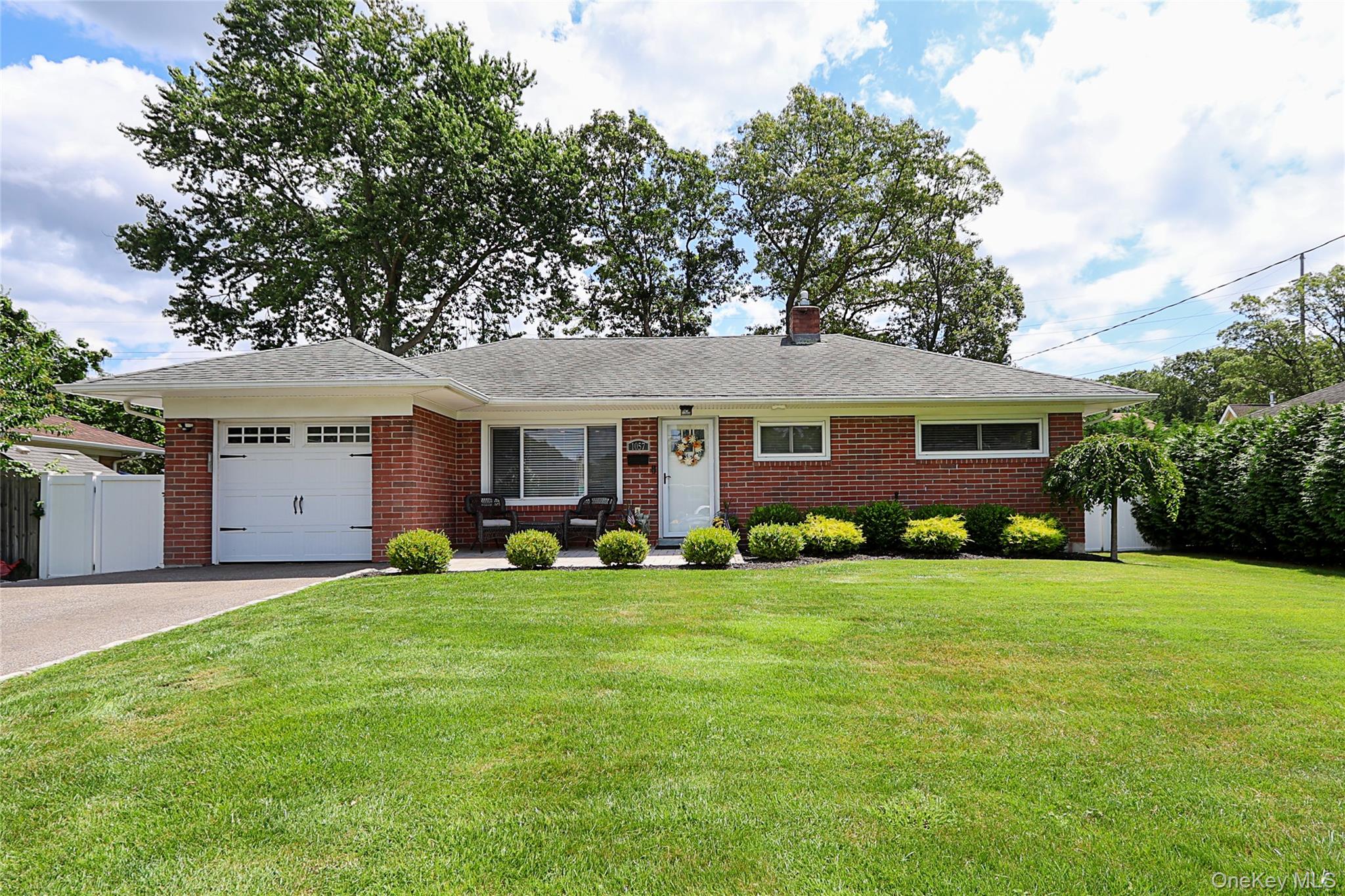 #2 photo, 1057 Thompson Drive, سوفولك Bay Shore , NY 11706