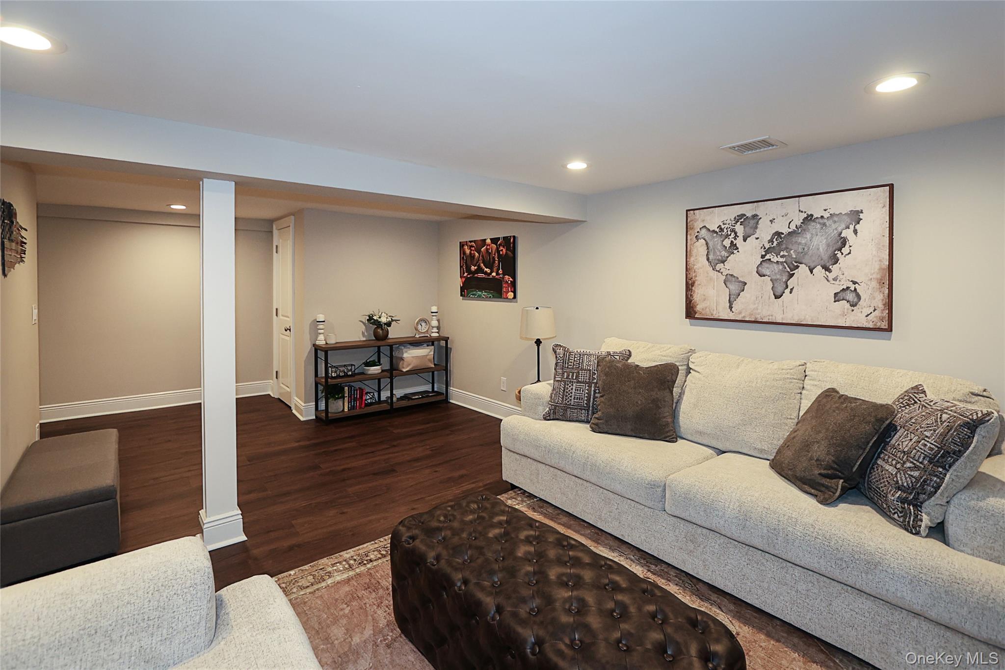 #20 photo, 1057 Thompson Drive, سوفولك Bay Shore , NY 11706