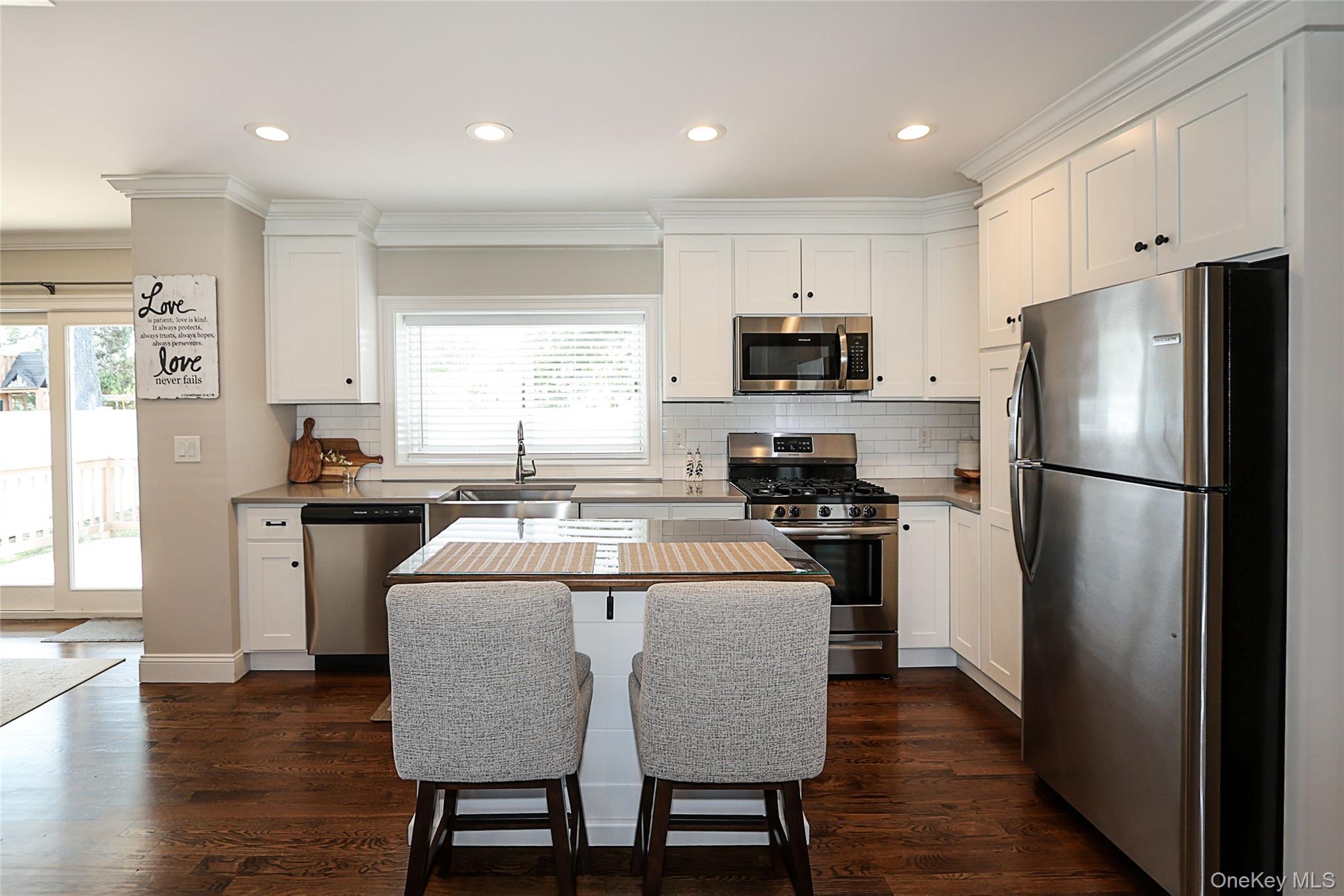 #7 photo, 1057 Thompson Drive, سوفولك Bay Shore , NY 11706