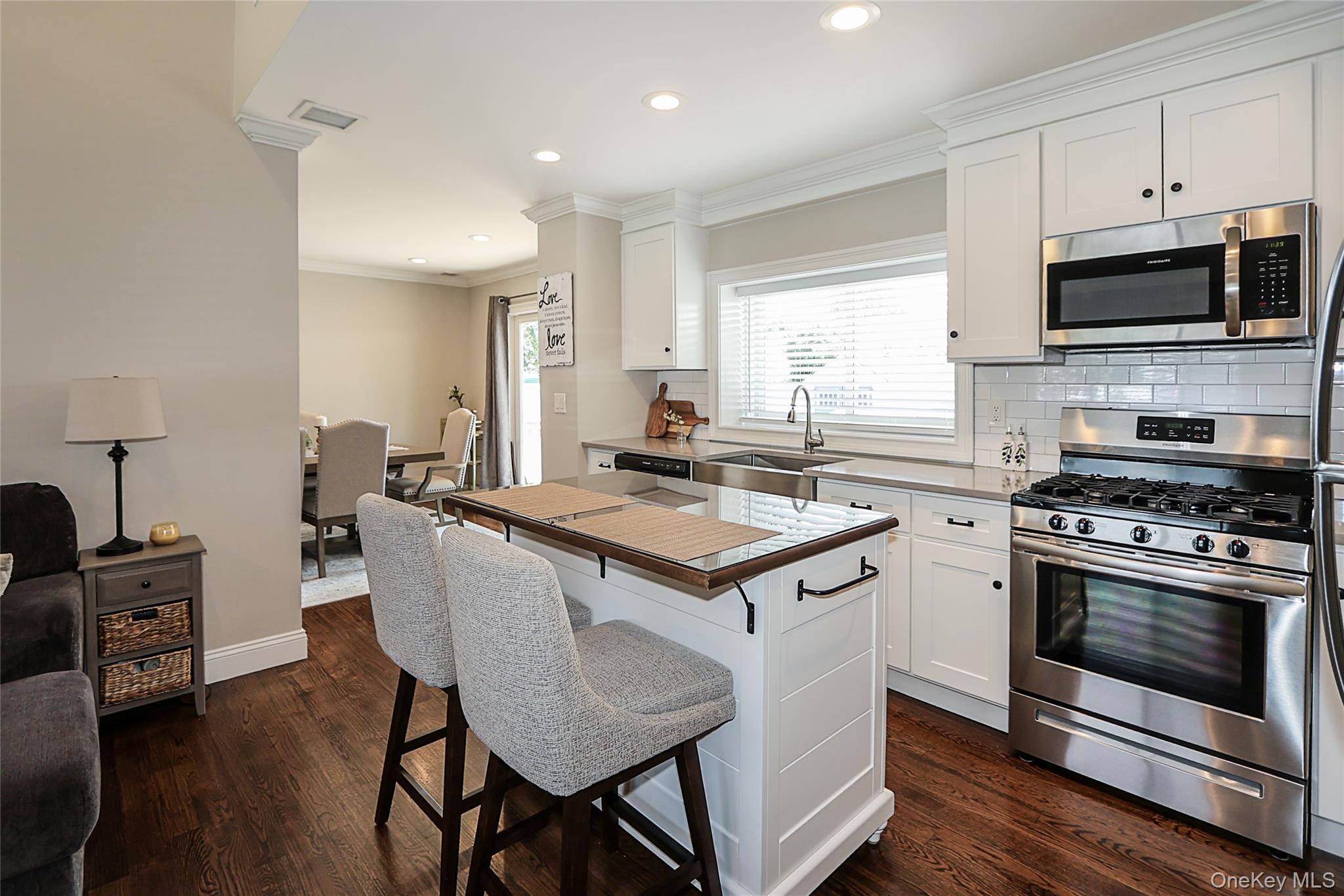 #8 photo, 1057 Thompson Drive, سوفولك Bay Shore , NY 11706