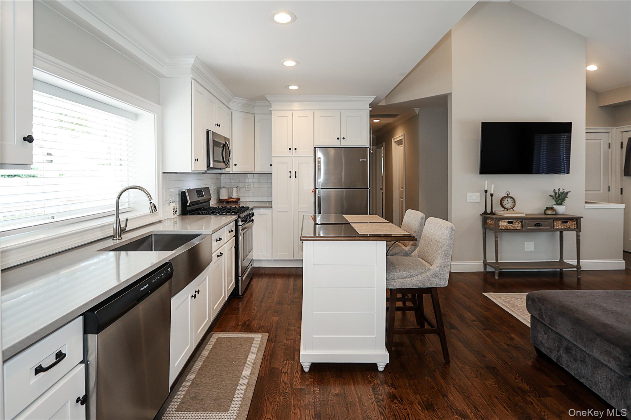 #9 photo, 1057 Thompson Drive, سوفولك Bay Shore , NY 11706