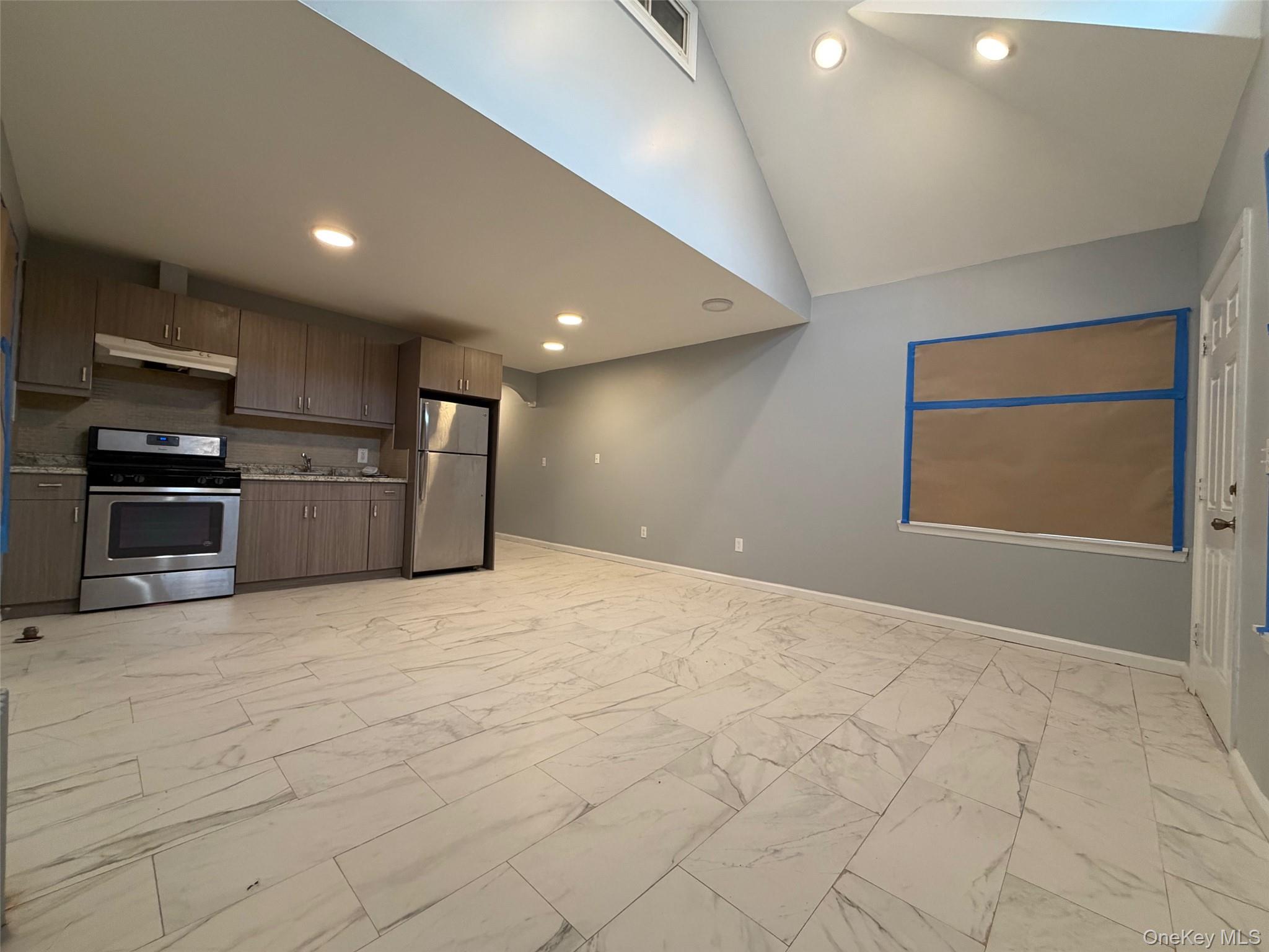 #2 photo, 12704 97th Avenue, Richmond Hill S. , NY 11419