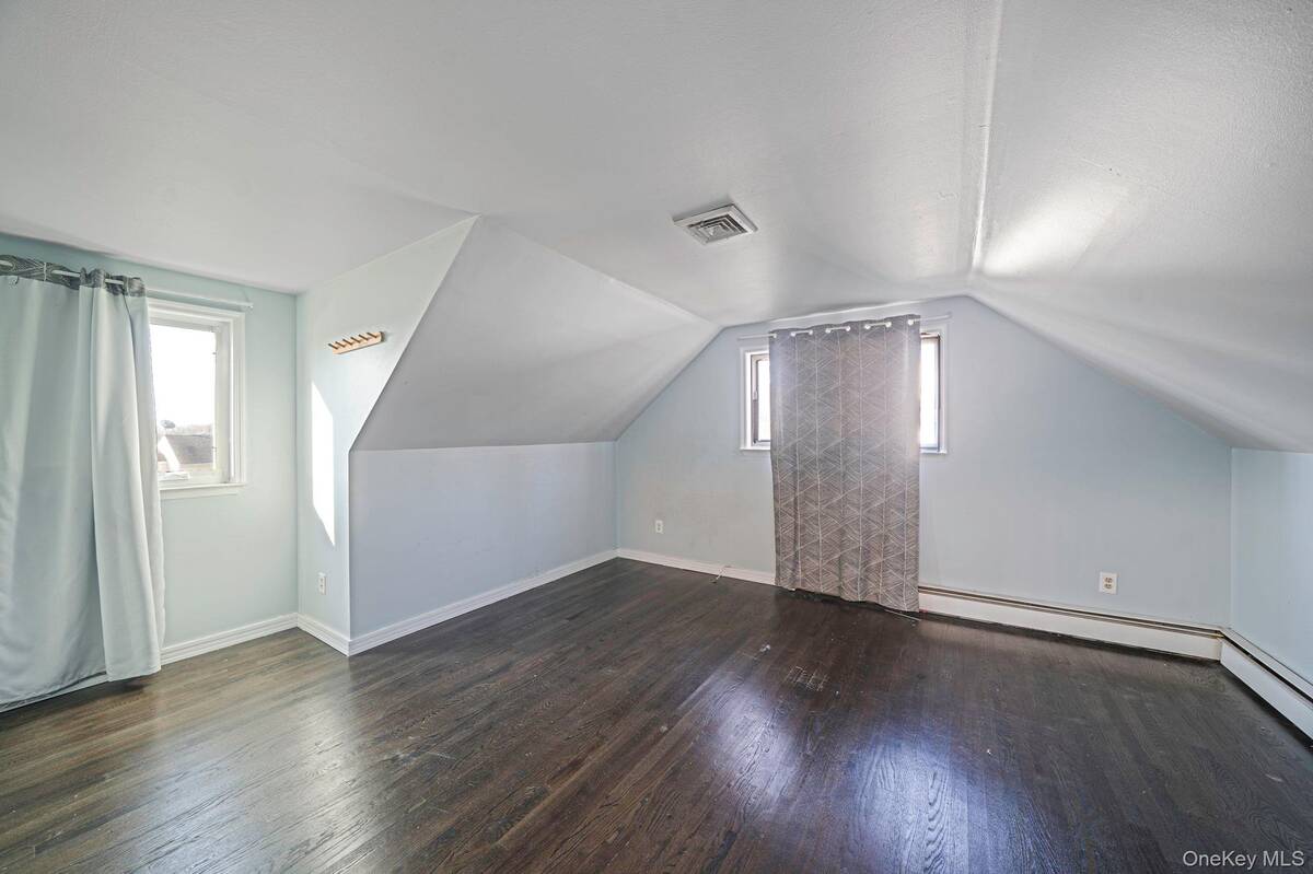 #15 photo, 75 Oakcrest Avenue, সাফোক কাউন্টি Farmingville , NY 11738