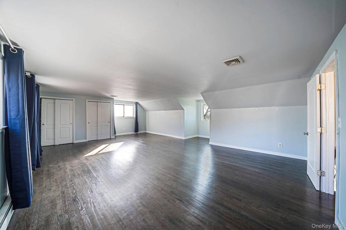 #18 photo, 75 Oakcrest Avenue, সাফোক কাউন্টি Farmingville , NY 11738