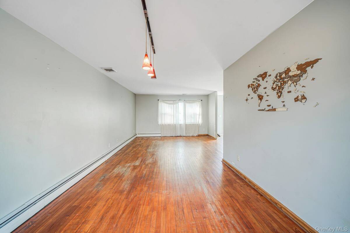 #6 photo, 75 Oakcrest Avenue, সাফোক কাউন্টি Farmingville , NY 11738