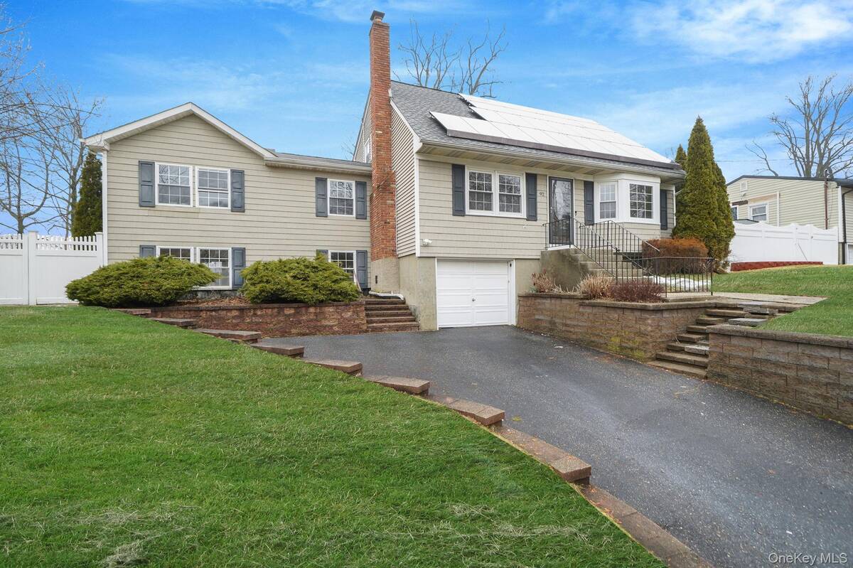 #1 photo, 92 Hawthorne Road, Kings Park , NY 11754