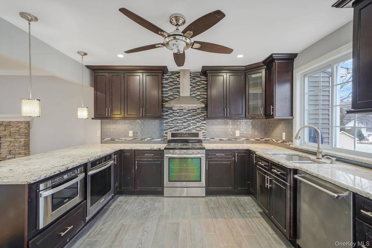 #2 photo, 92 Hawthorne Road, Kings Park , NY 11754