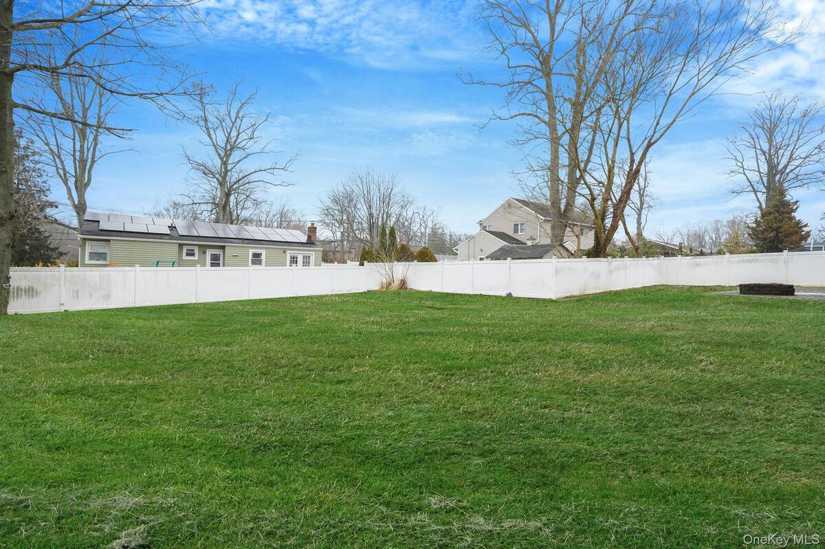 #29 photo, 92 Hawthorne Road, Kings Park , NY 11754