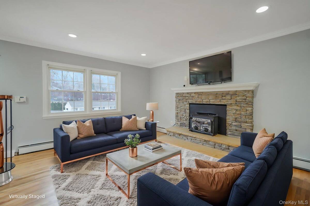 #7 photo, 92 Hawthorne Road, Kings Park , NY 11754