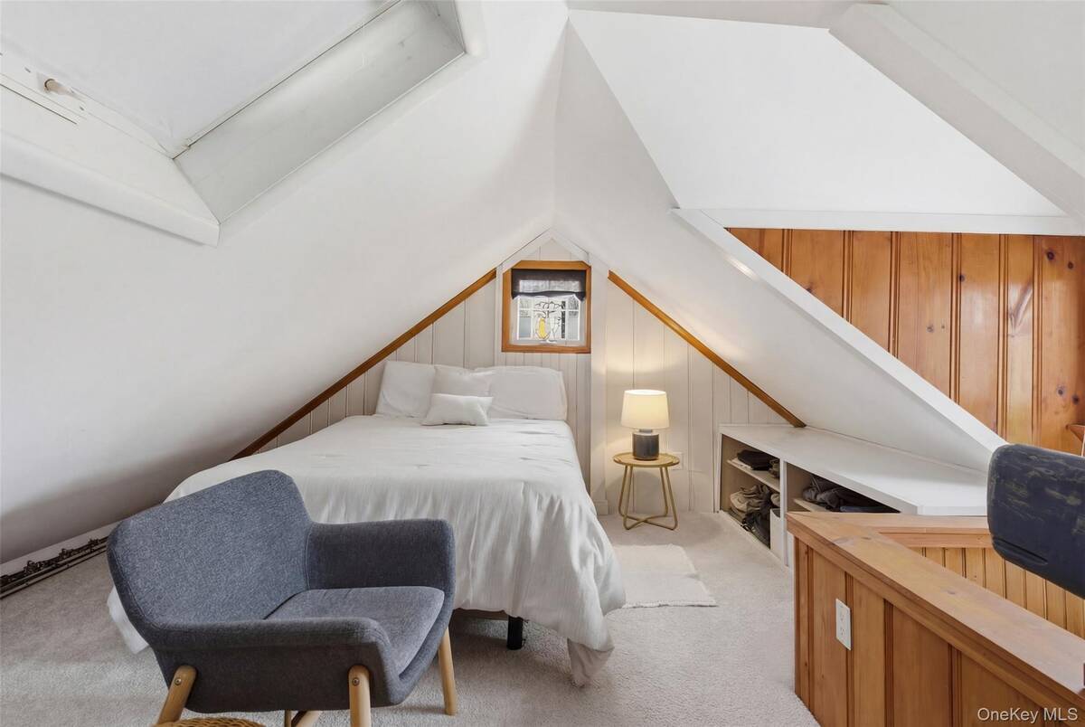 #12 photo, 66 Chestnut Avenue, Setauket , NY 11733