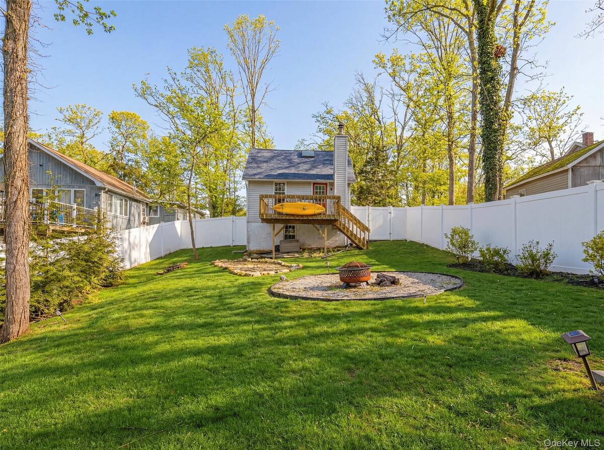 #15 photo, 66 Chestnut Avenue, Setauket , NY 11733