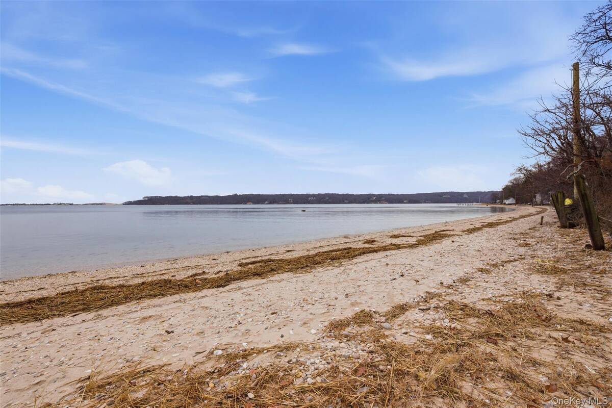 #19 photo, 66 Chestnut Avenue, Setauket , NY 11733