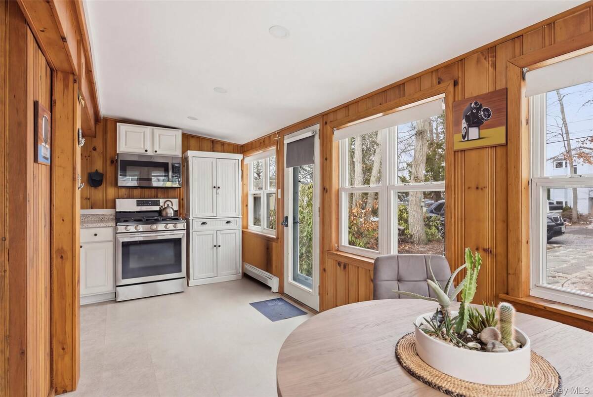 #3 photo, 66 Chestnut Avenue, Setauket , NY 11733