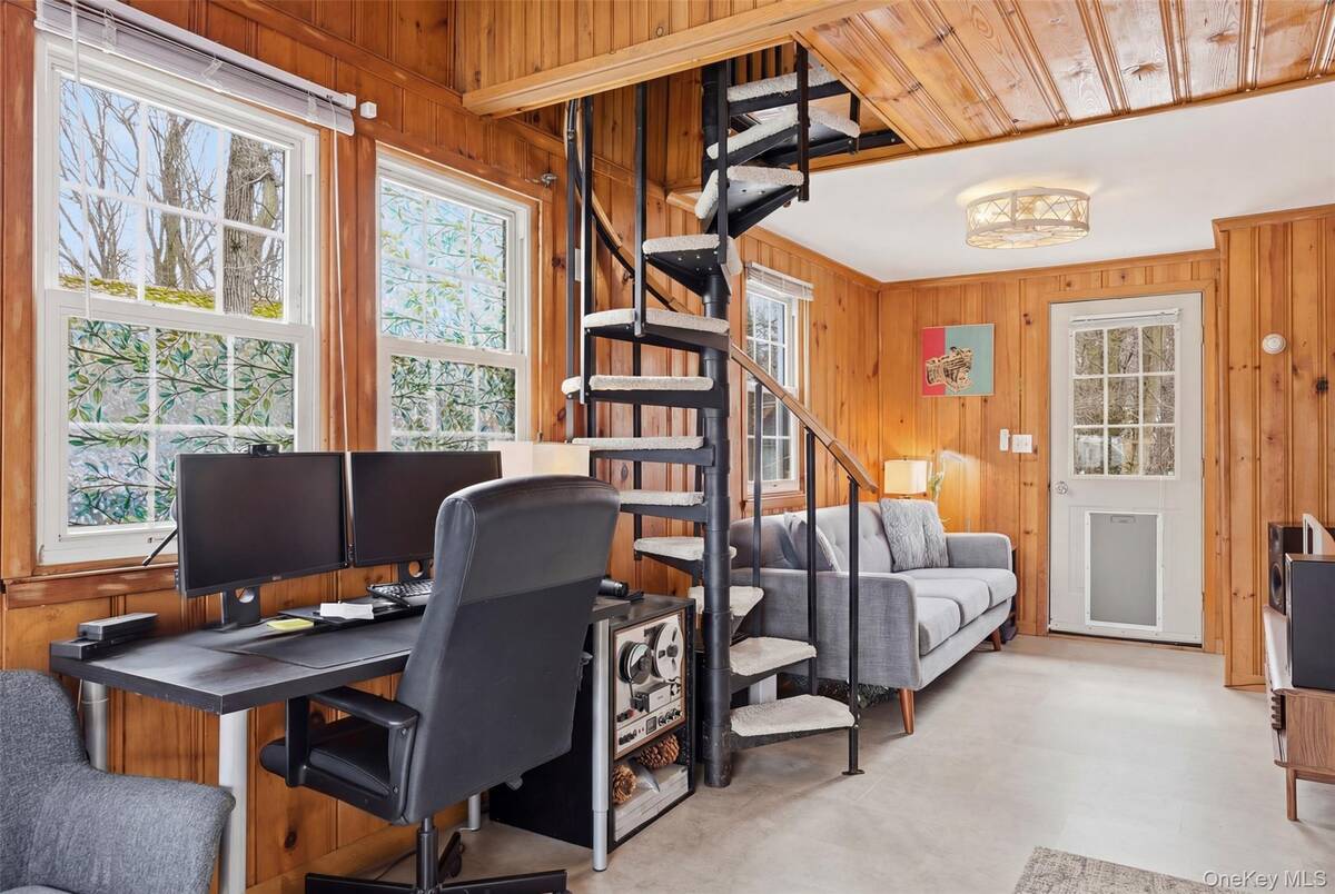 #6 photo, 66 Chestnut Avenue, Setauket , NY 11733