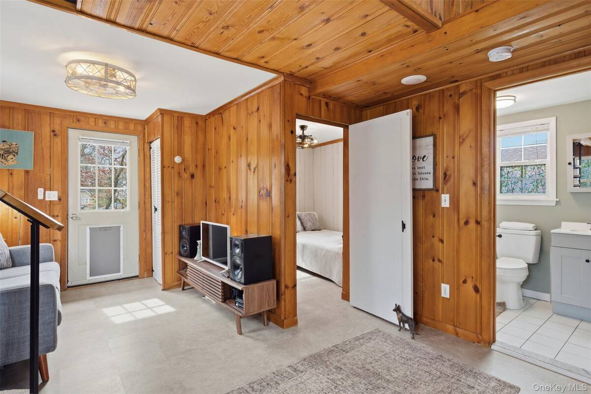 #7 photo, 66 Chestnut Avenue, Setauket , NY 11733