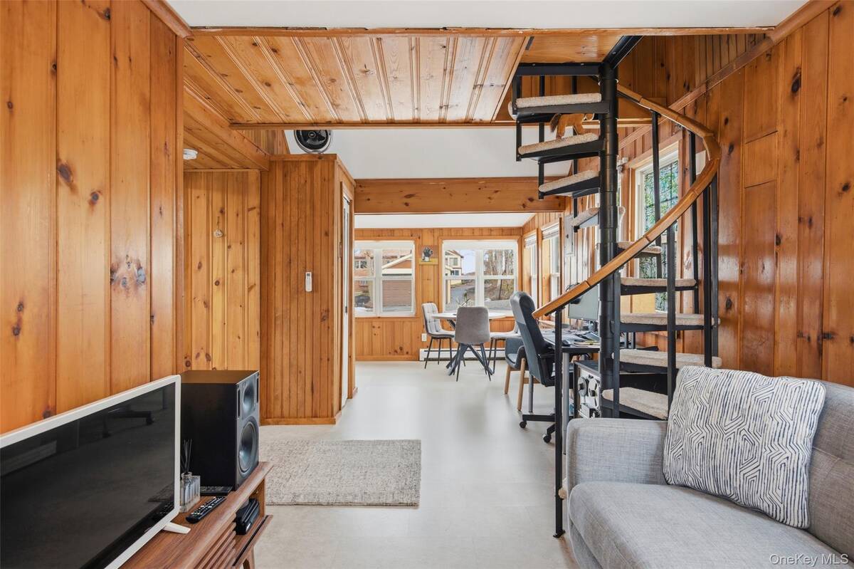 #8 photo, 66 Chestnut Avenue, Setauket , NY 11733