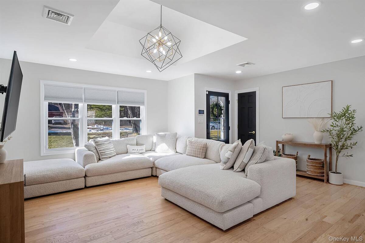 #15 photo, 17 Fairway Drive, Manorville , NY 11949