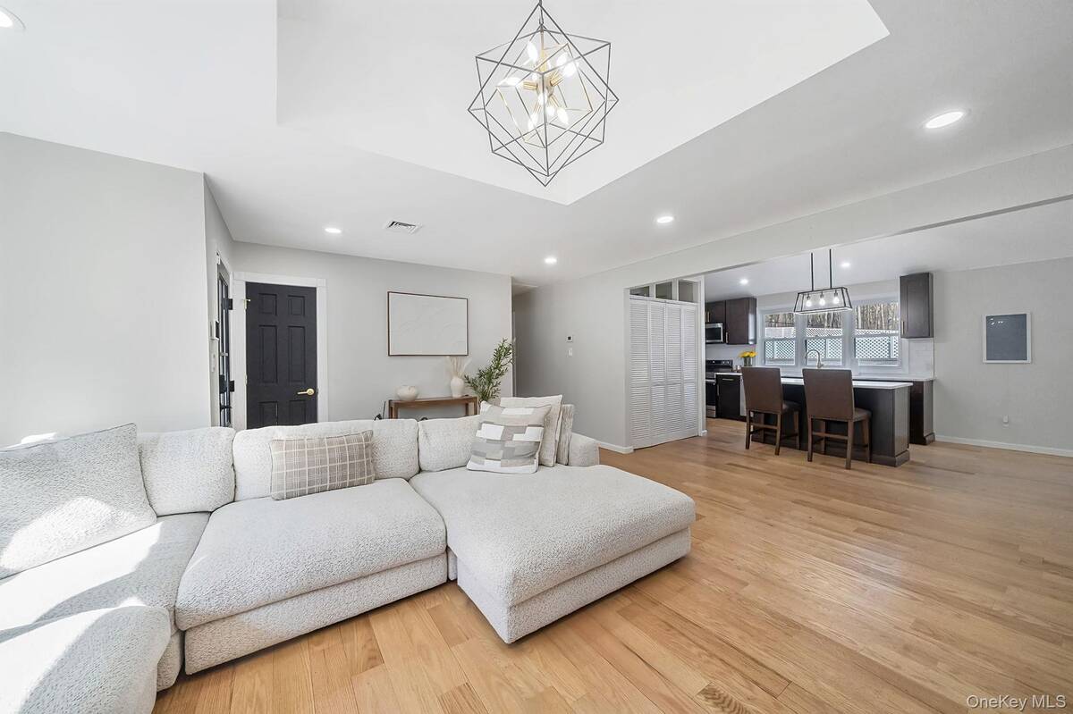 #16 photo, 17 Fairway Drive, Manorville , NY 11949