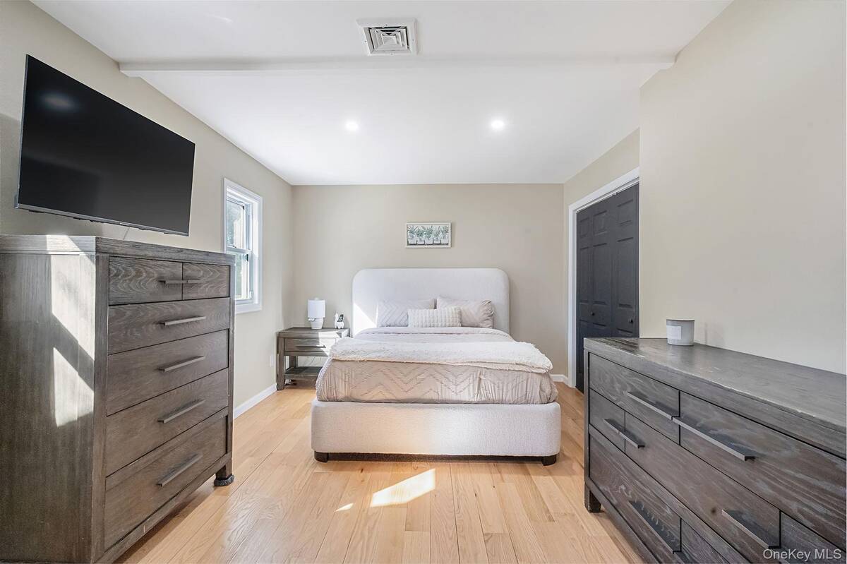 #17 photo, 17 Fairway Drive, Manorville , NY 11949