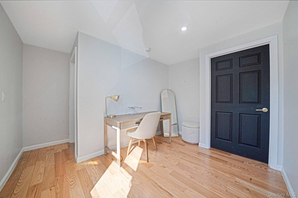 #29 photo, 17 Fairway Drive, Manorville , NY 11949