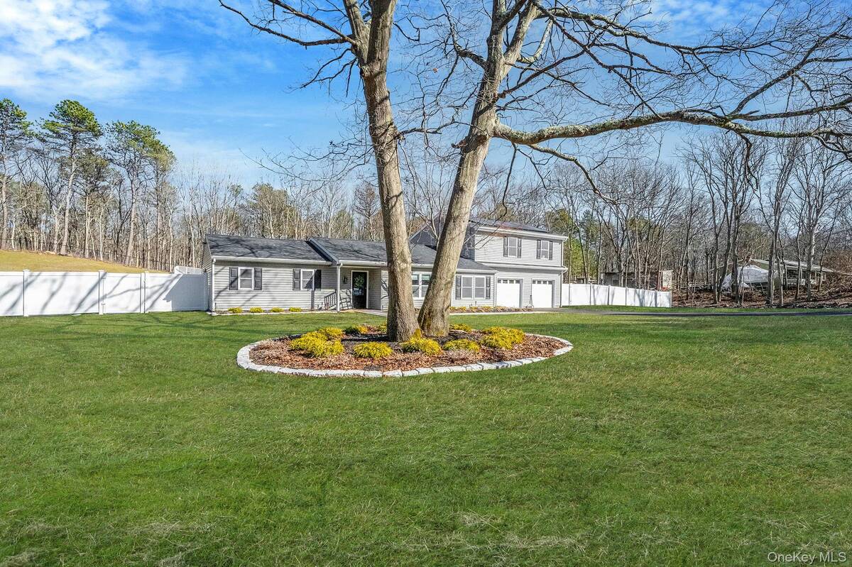 #3 photo, 17 Fairway Drive, Manorville , NY 11949