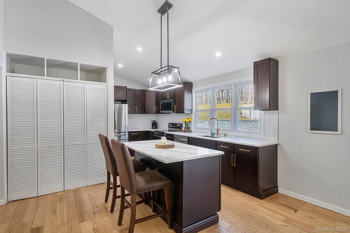 #5 photo, 17 Fairway Drive, Manorville , NY 11949