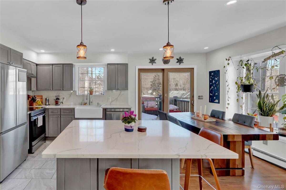 #12 photo, 21 Woodside Avenue, מחוז סאפוק Port Jefferson , NY 11777