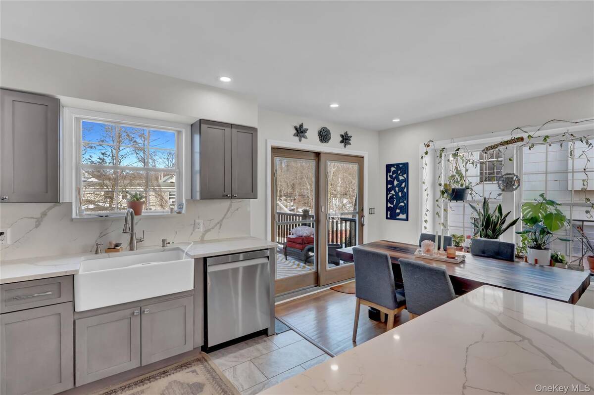 #14 photo, 21 Woodside Avenue, מחוז סאפוק Port Jefferson , NY 11777