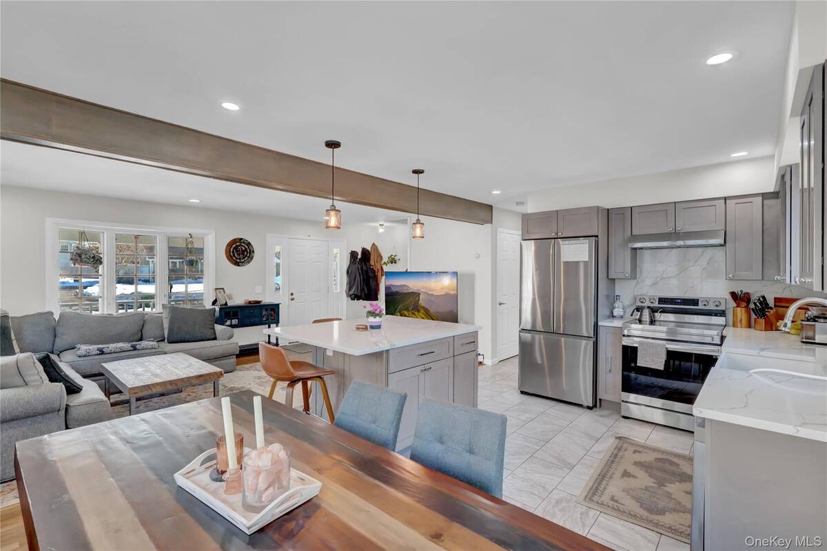 #15 photo, 21 Woodside Avenue, מחוז סאפוק Port Jefferson , NY 11777