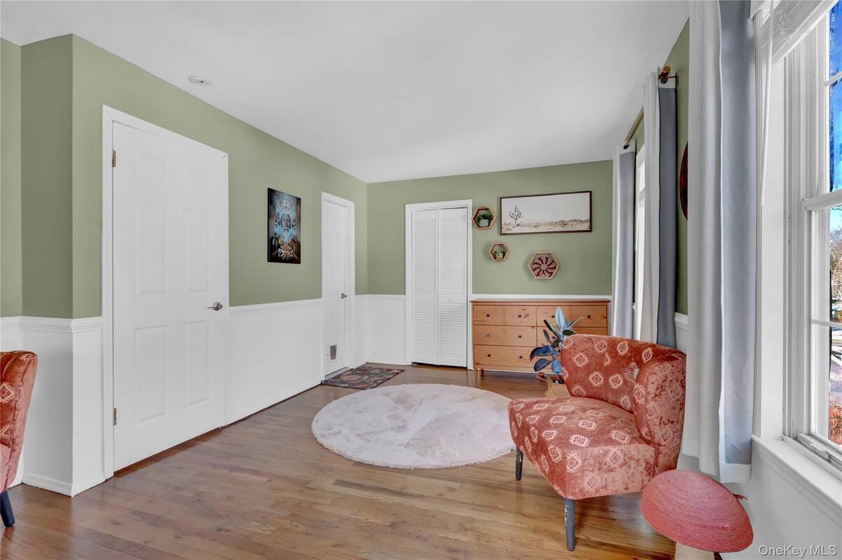 #23 photo, 21 Woodside Avenue, מחוז סאפוק Port Jefferson , NY 11777