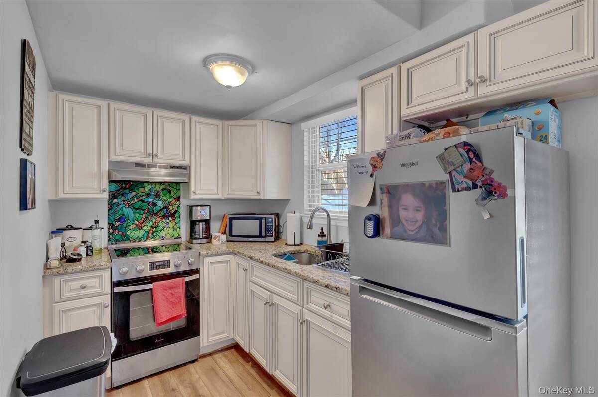 #28 photo, 21 Woodside Avenue, מחוז סאפוק Port Jefferson , NY 11777