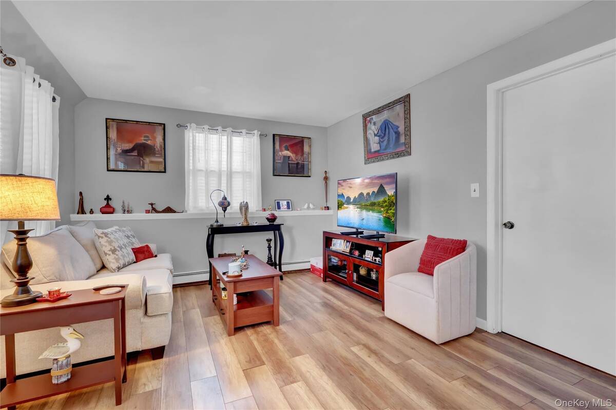 #29 photo, 21 Woodside Avenue, מחוז סאפוק Port Jefferson , NY 11777