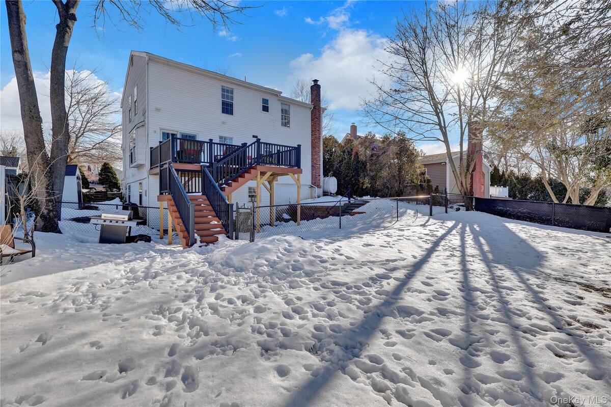 #31 photo, 21 Woodside Avenue, מחוז סאפוק Port Jefferson , NY 11777