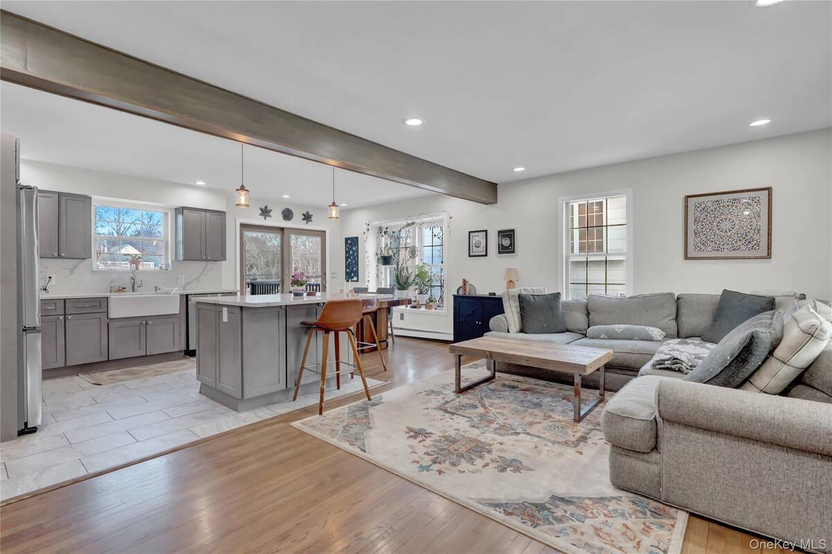 #4 photo, 21 Woodside Avenue, מחוז סאפוק Port Jefferson , NY 11777