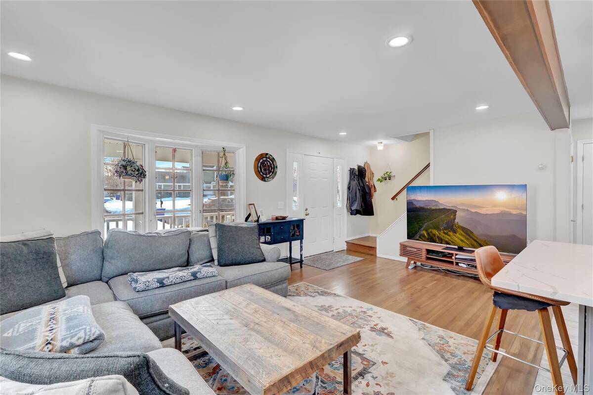 #7 photo, 21 Woodside Avenue, מחוז סאפוק Port Jefferson , NY 11777