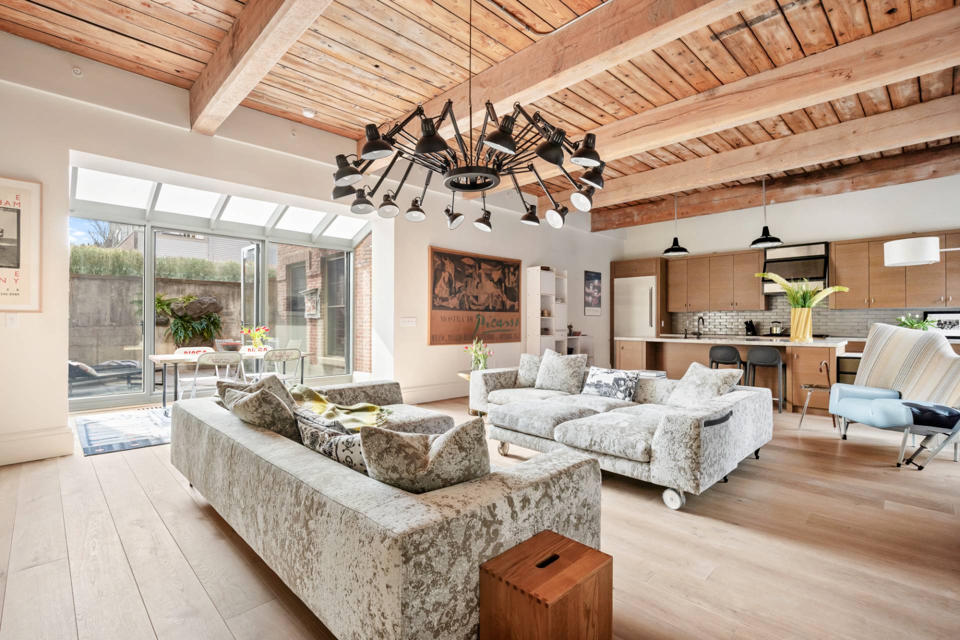 #4 photo, 15 CHURCH ST, #G-122, מחוז סאפוק Southampton , NY 11963