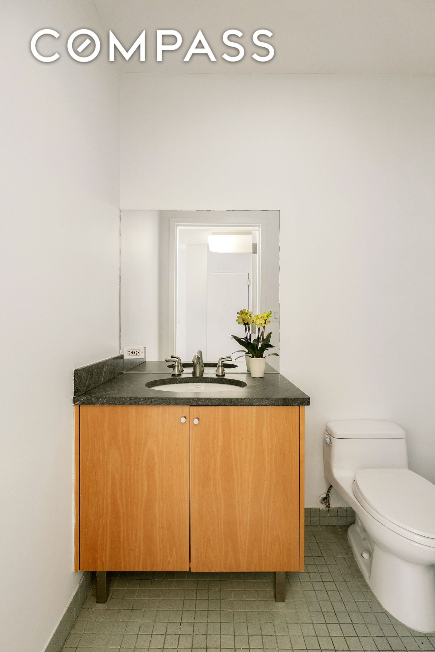 #10 photo, 26 Broadway, Williamsburg , NY 11249