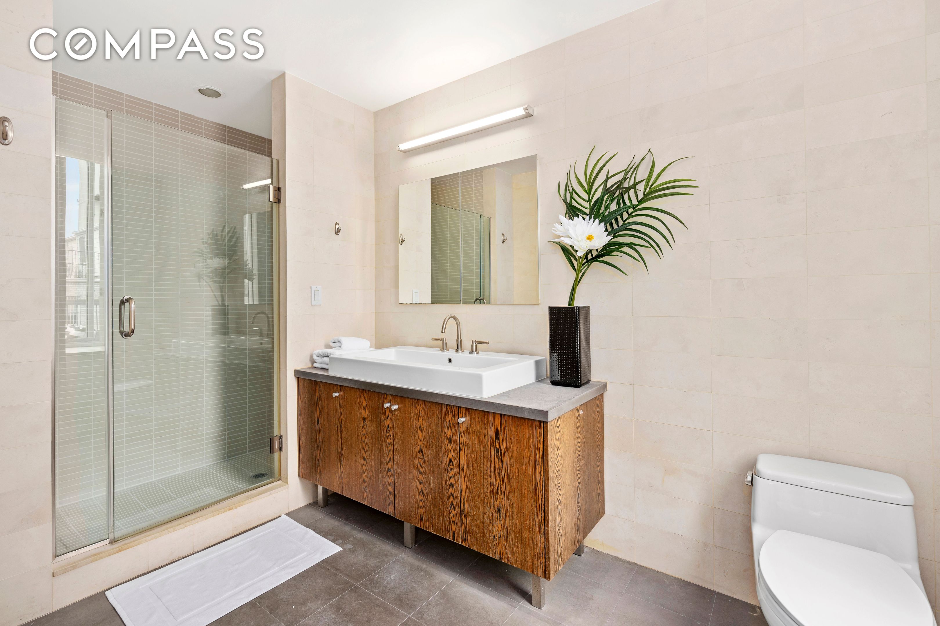 #6 photo, 26 Broadway, Williamsburg , NY 11249