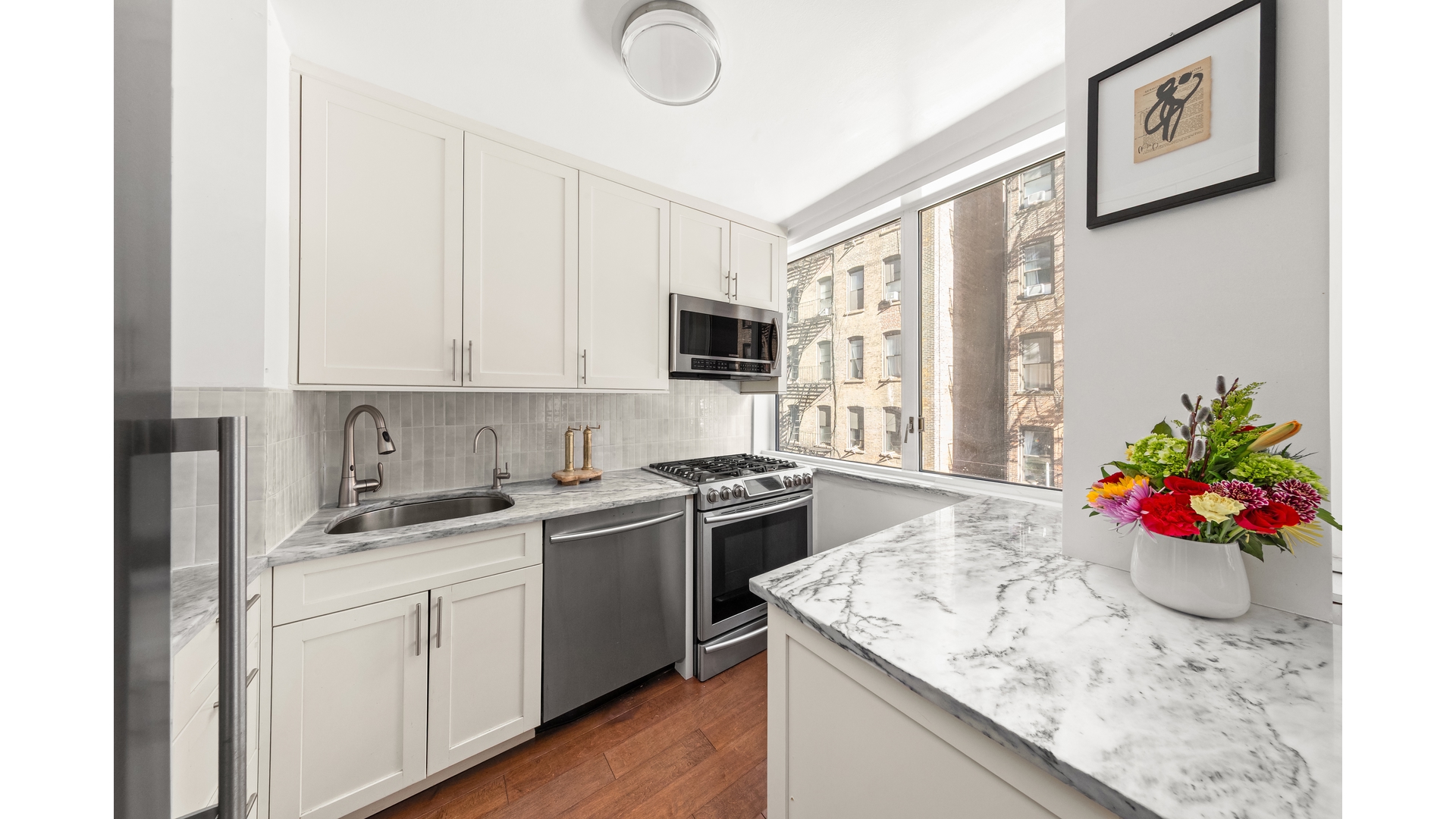 #4 photo, 333 E 14TH Street, मैनहटन Gramercy Park , NY 10003