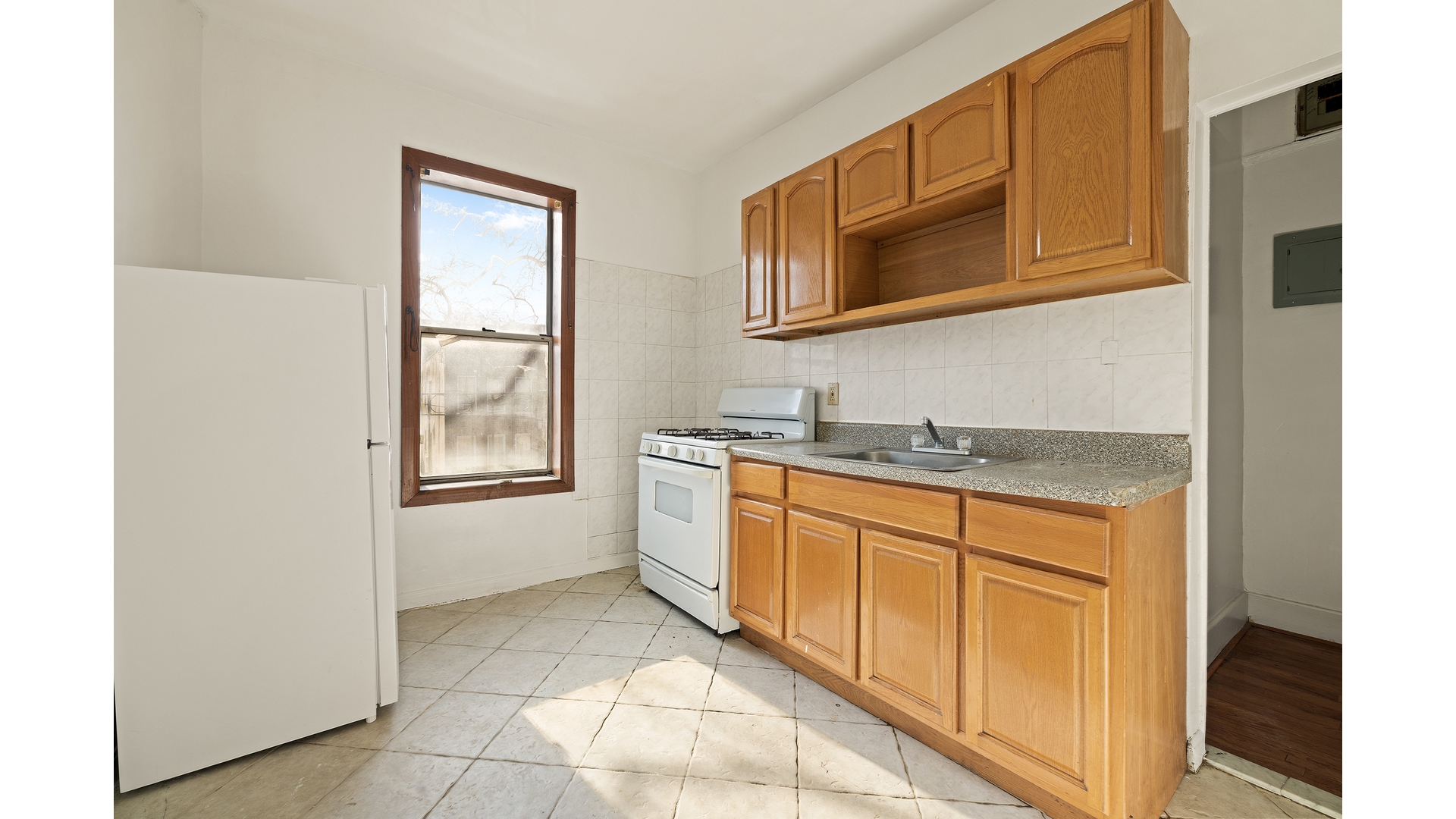 #7 photo, 170 E 96TH Street, Brownsville , NY 11212