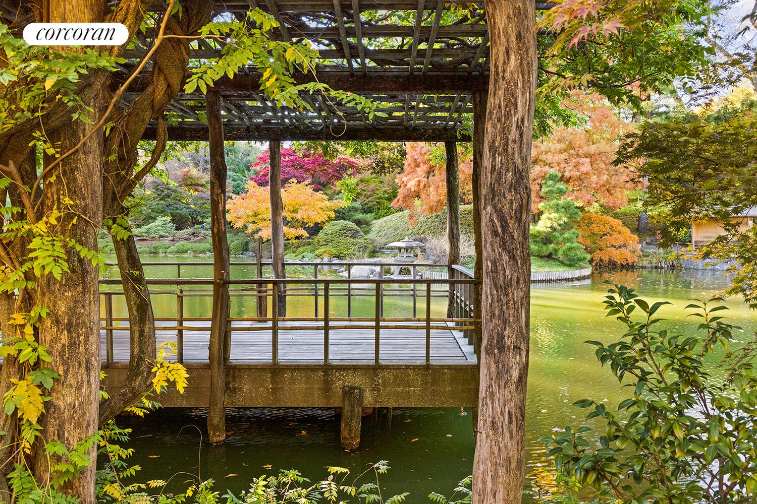 #17 photo, 135 EASTERN Parkway, ब्रुकलीन Prospect Heights , NY 11238