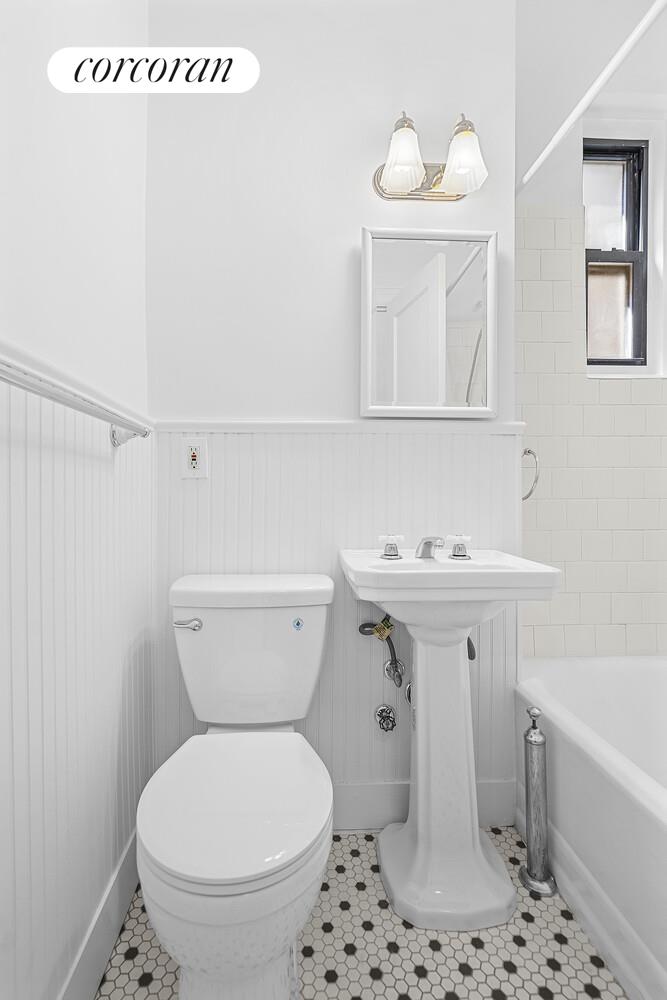 #6 photo, 234 W 16TH Street, Chelsea , NY 10011