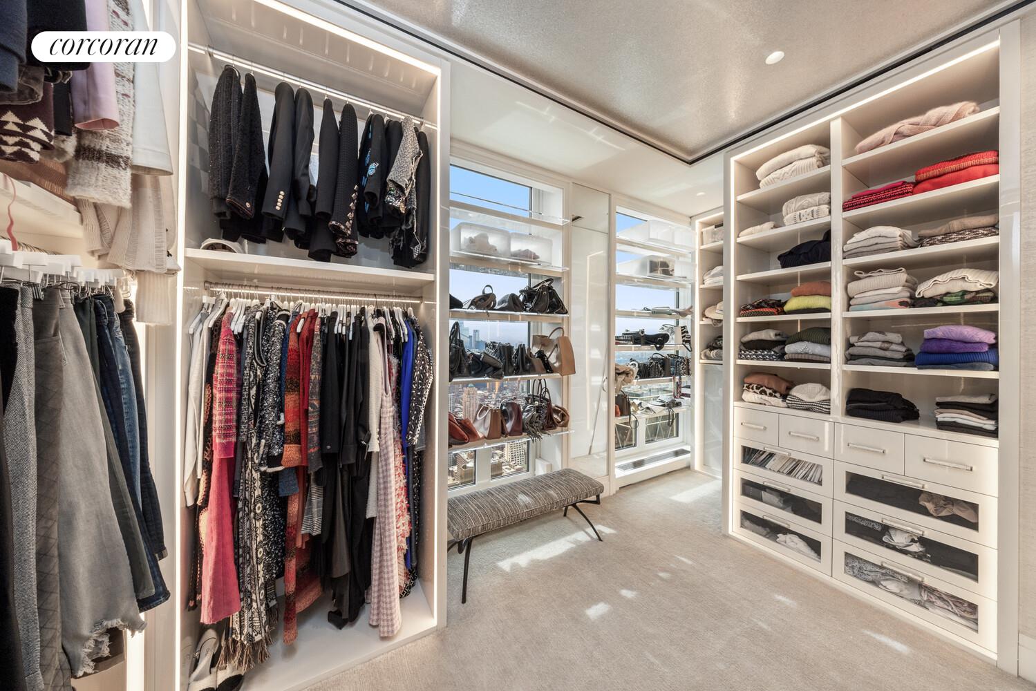 #16 photo, 220 CENTRAL Park S, مانهاتن Central Park South , NY 10019