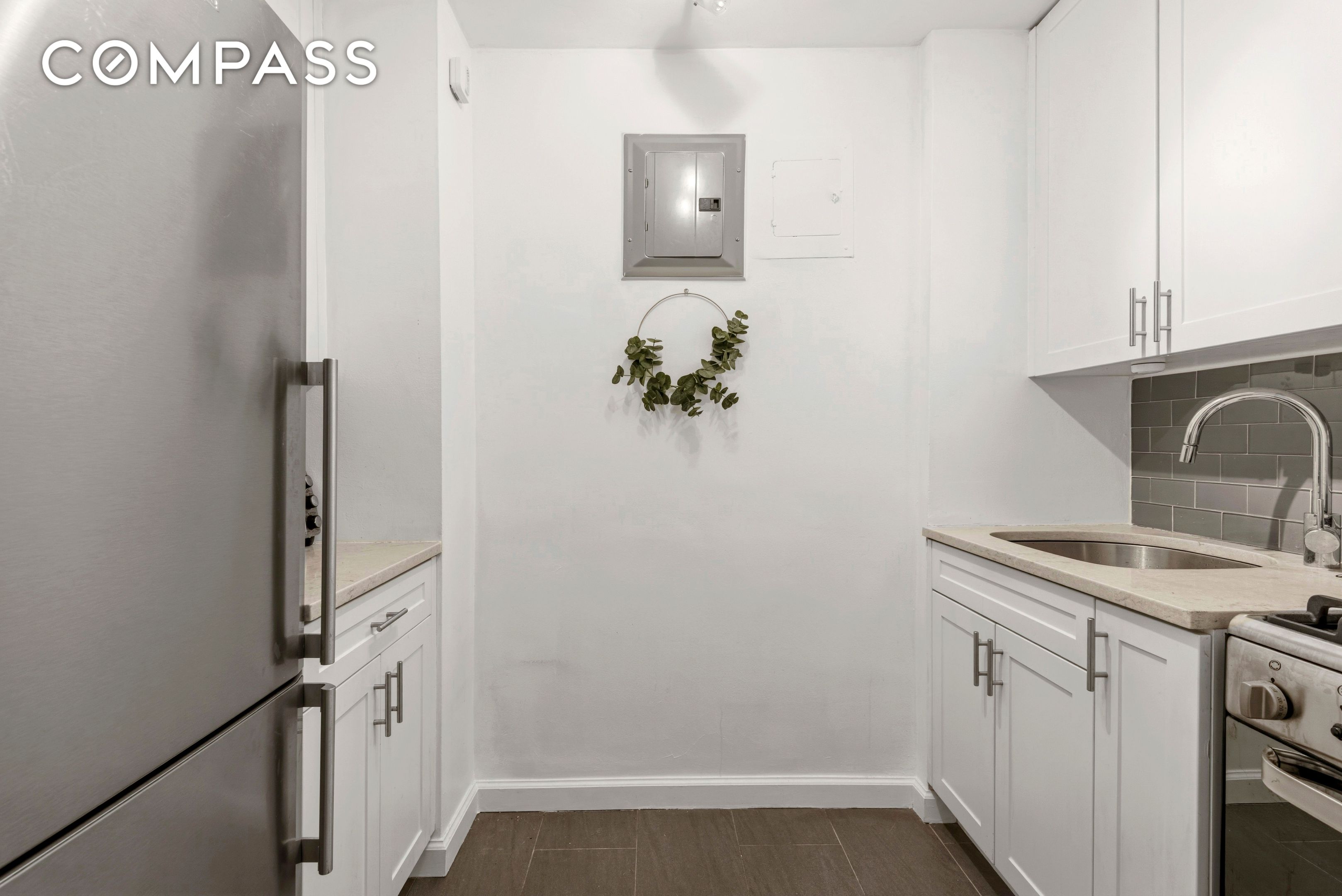 #4 photo, 301 E 69th Street, מנהטן Lenox Hill , NY 10021