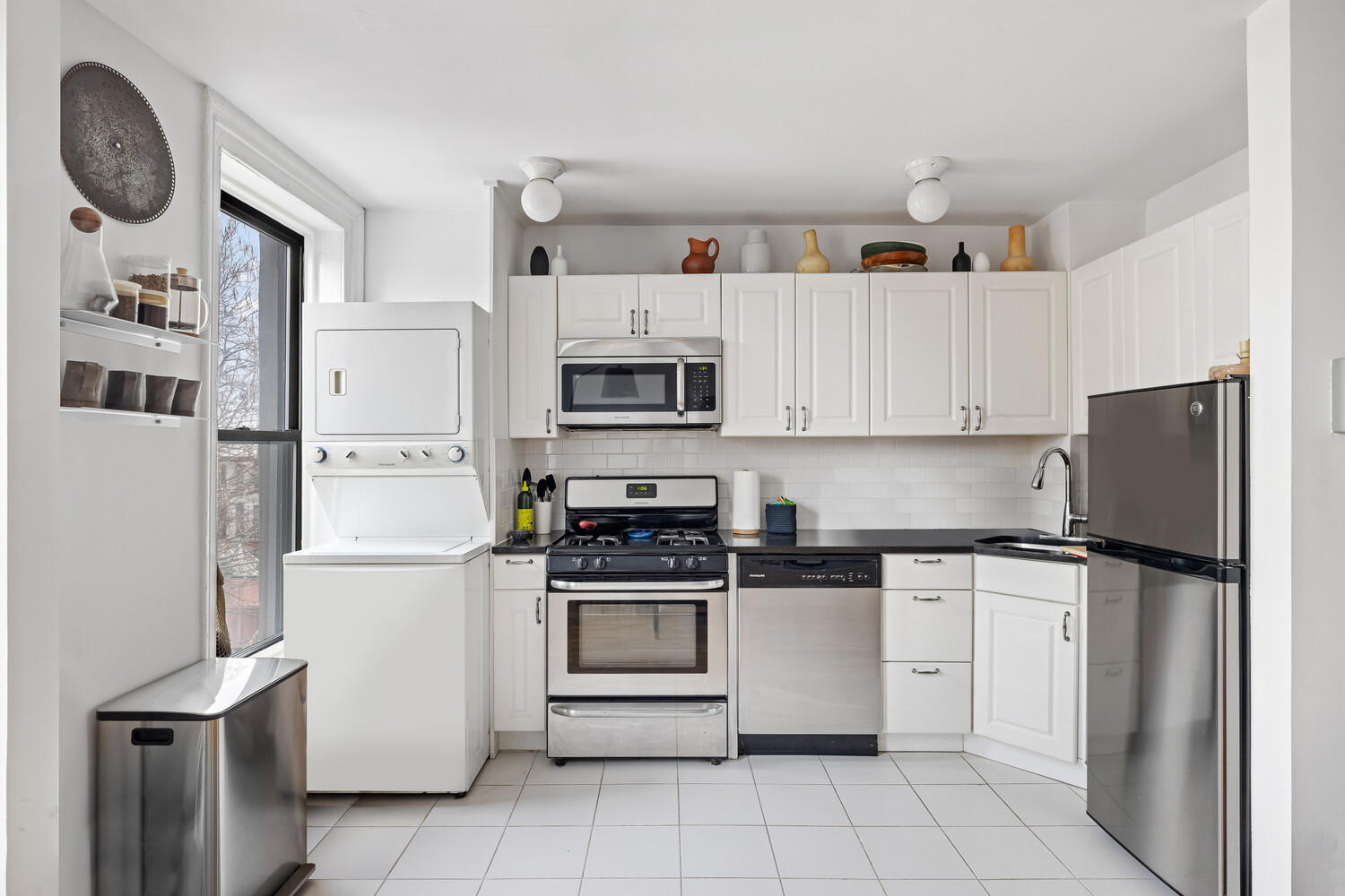 #15 photo, 289 MACON Street, Stuyvesant Heights , NY 11216